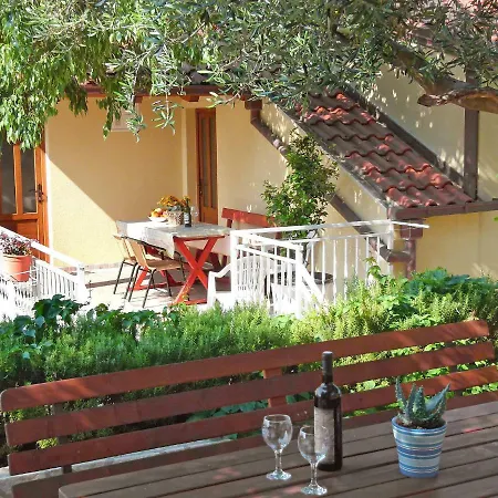 Apartman Lucic-4 By Interhome