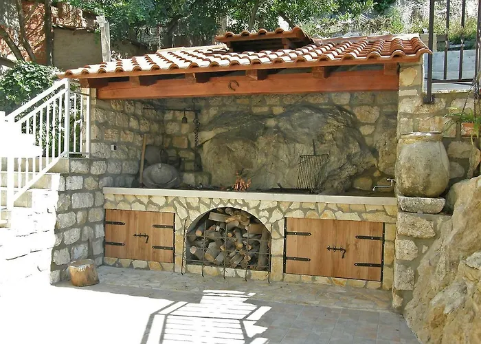 Lucic-4 By Interhome